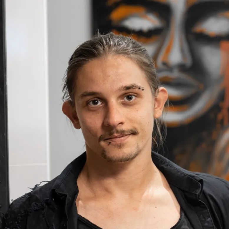 Aljaž Piletič - MASTER STYLIST• CUT&COLOR EXPERT